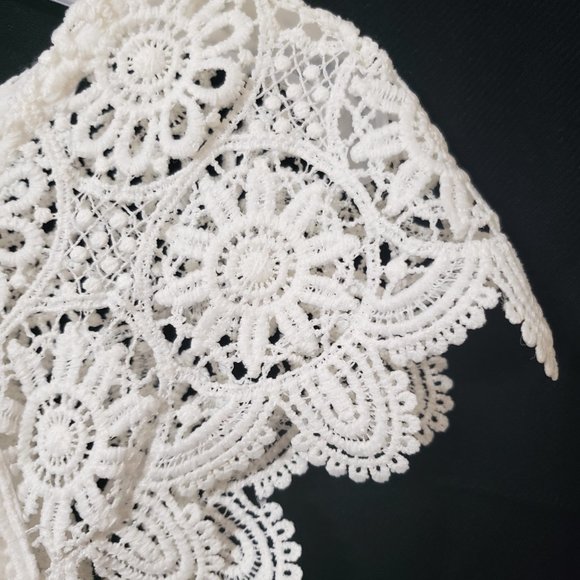 White Summer Mini Dress w/Crochet Accents by Hollister Size 3 - Picture 3 of 9